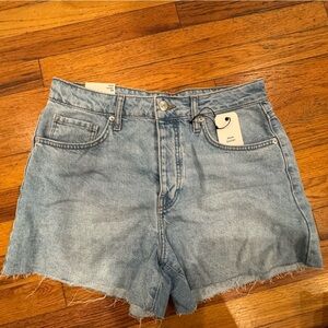 Denim Blue “Mom Shorts” size 29, button fly,relaxed fit, fun& flattering.zoom in